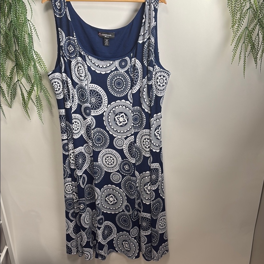 R&M Richards Blue and White Sleeveless Midi Sundress